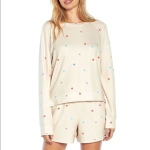 NEW Wikdfox Pullover Hearts Size Small